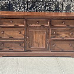 STUNNING 7 drawer dresser 