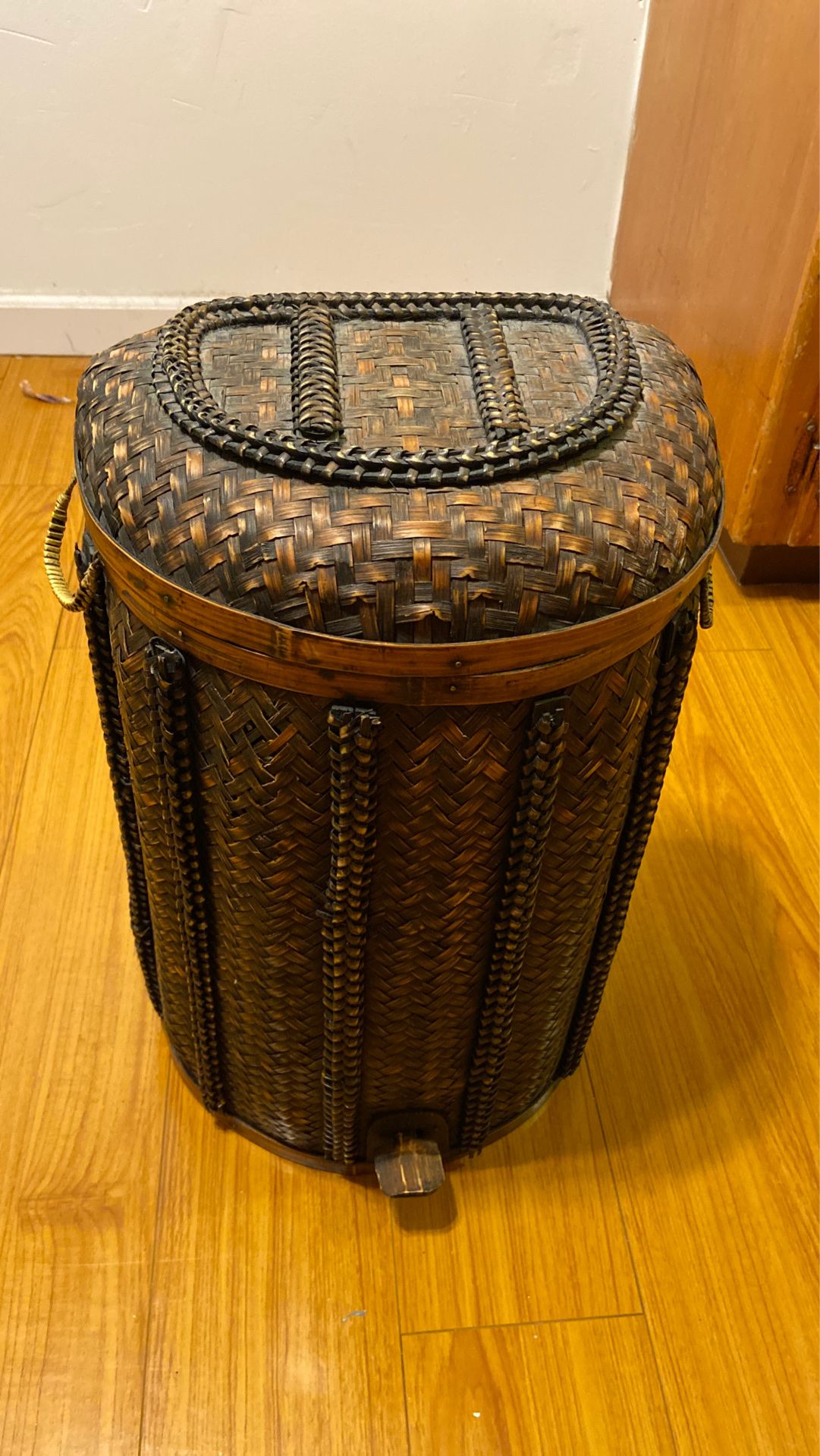 Woven Trashcan with handles