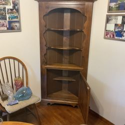 Corner Hutch 