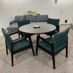 Round Table And 4 Chairs