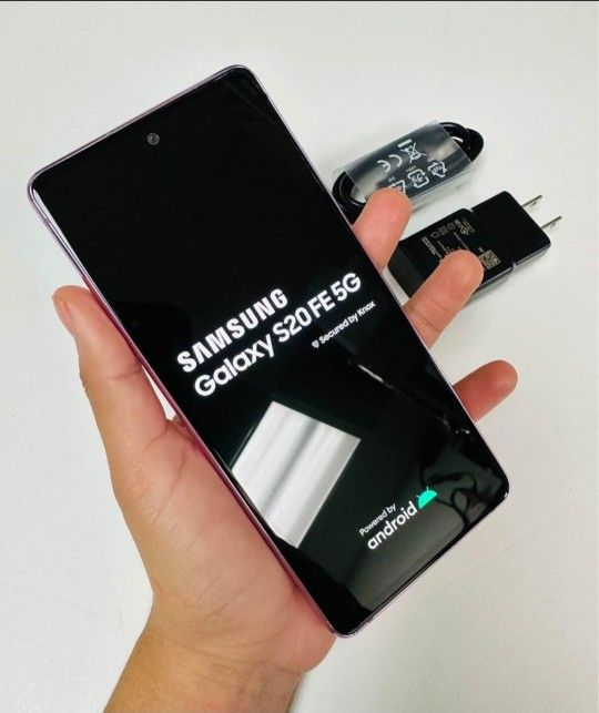 Samsung Galaxy S20FE,  Factory Unlocked,  Excellent Condition,  LIKE NEW 