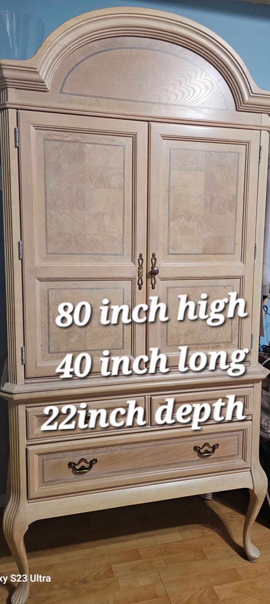 Armoire solid wood dresser