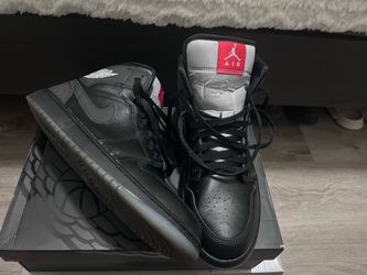 Jordan Mid SE (Black)