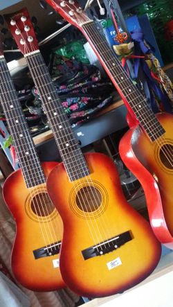 30" Guitar perfect conditions.