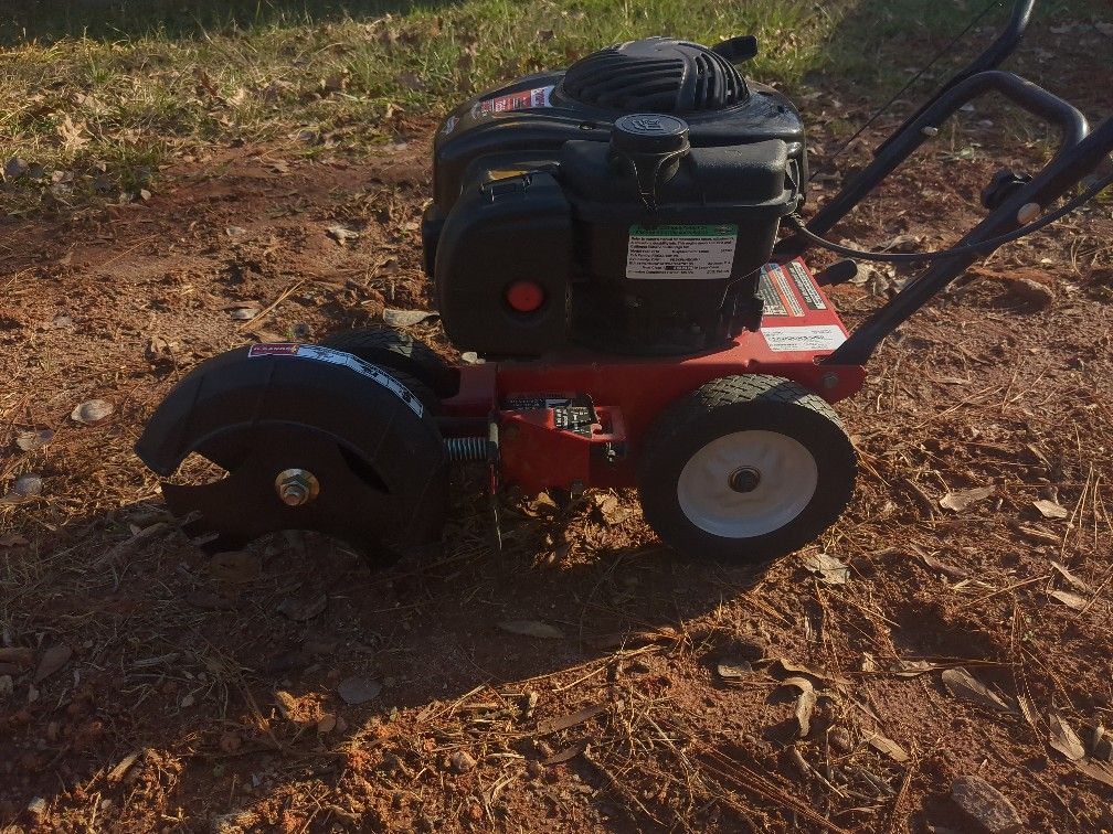 TROY-BILT TB554 TRIPLE BLADE LAWN EDGER