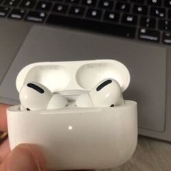 Apple 3 Wireless Noise Cancelling Earpho
