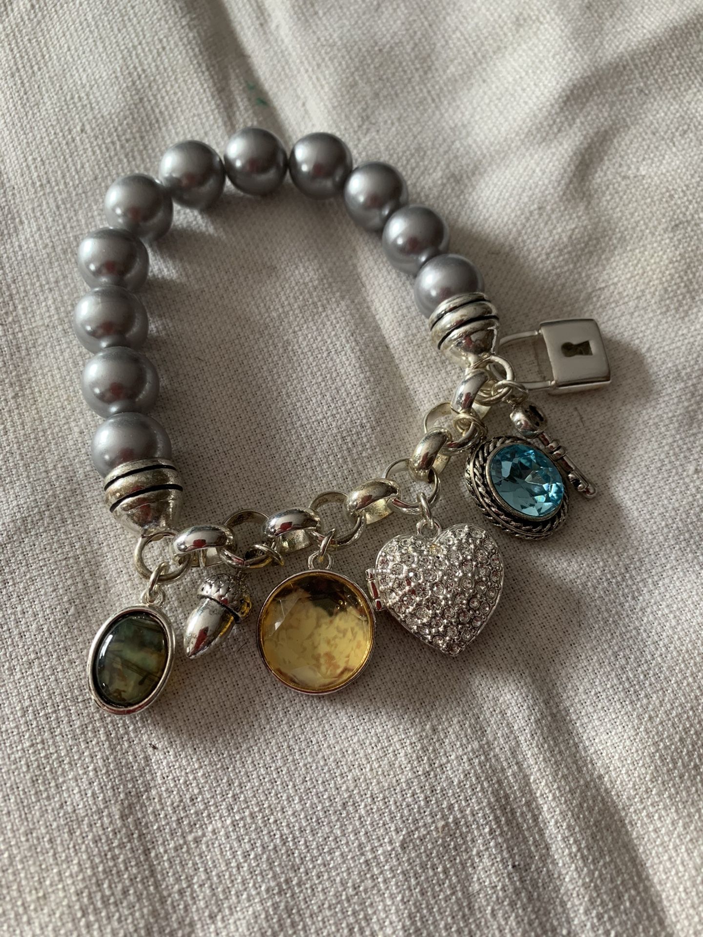 2008 Avon President Award Stretch Bracelet