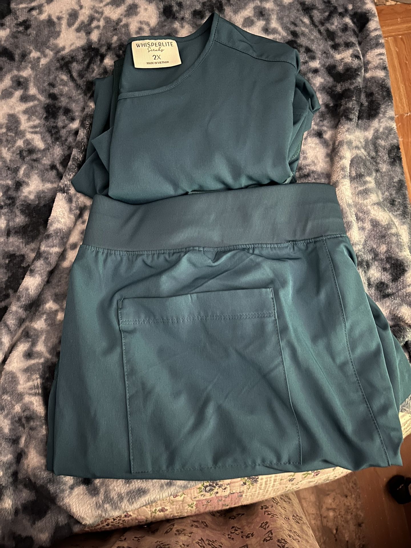 Whisperlite Scrub Set