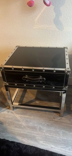 mirrored end table with drawer