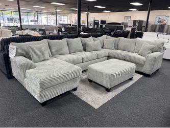 U Shape Sectional. 🚚WE DELIVER🚚