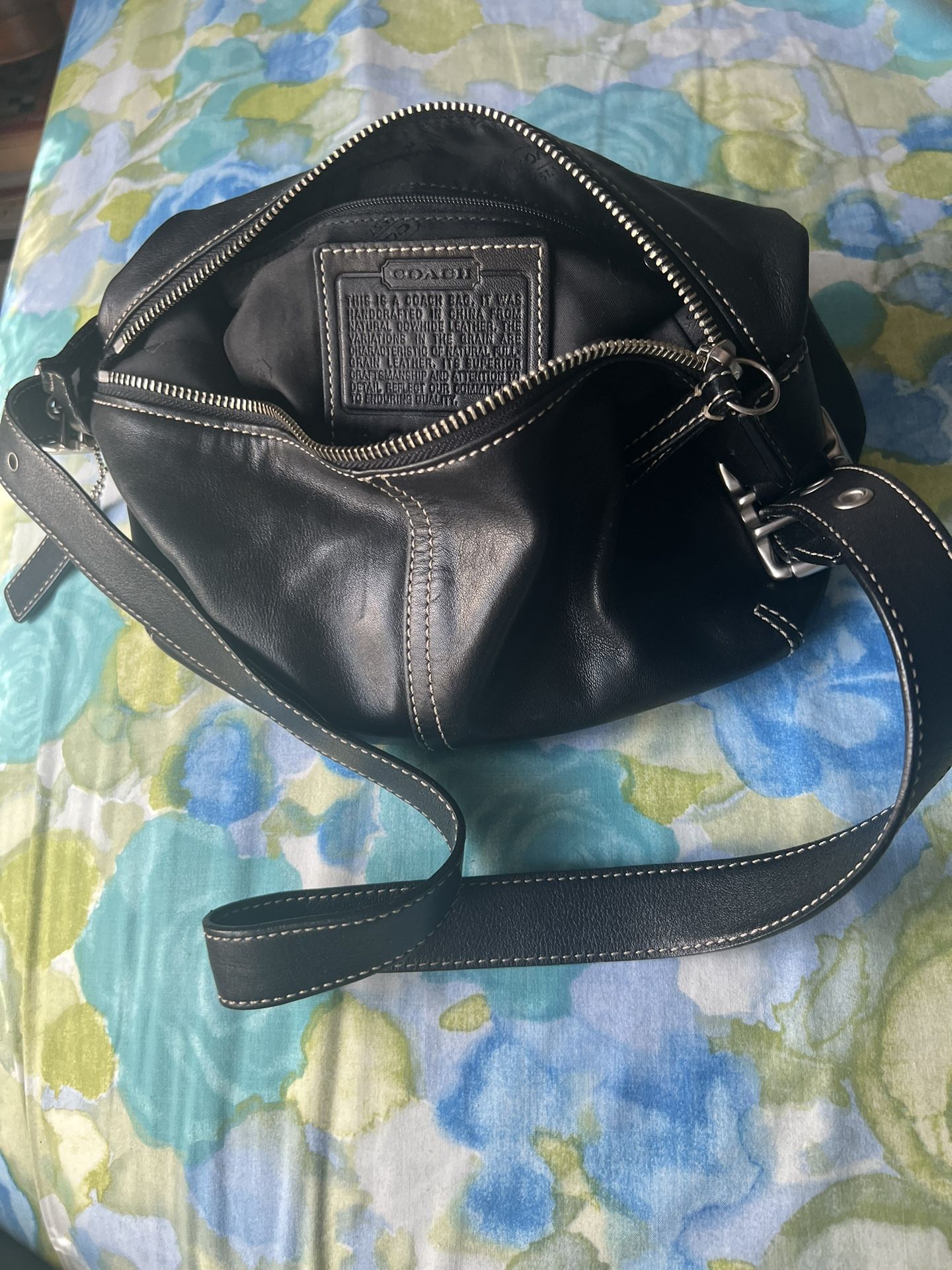 Coach small hobo shoulder black leather bag.