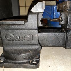 4" jaw machinist bench vise w/ swivel base