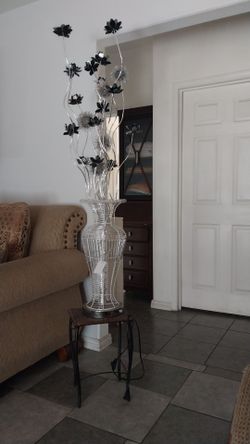 BIG TABLE LAMP ALL ALUMINUM WITH CHANGING LIGHT COLORS NEW NO BX