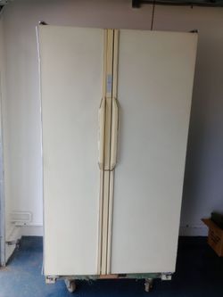 Amana Side-by-Side Fridge