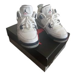Jordan 4 White/ Midnight Navy Size 6Y