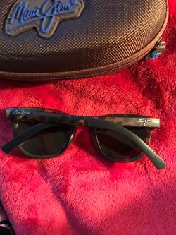 Maui Jim Ladies Sunglasses. New, never worn.