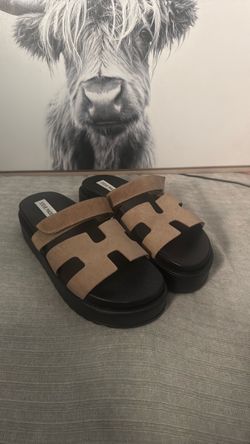 Steve Madden sandels