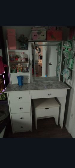 Make up table