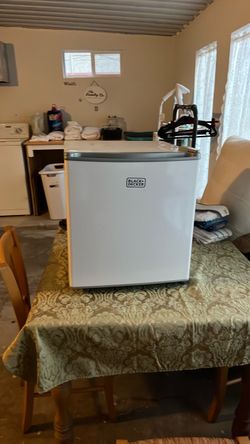 Black + Decker mini fridge