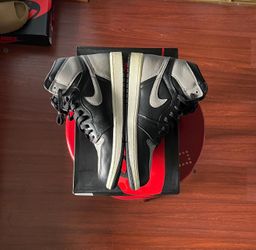 Air Jordan 1 Shadow