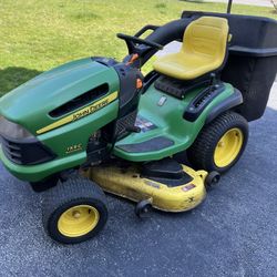 John Deere 155C Lawn Tractor
