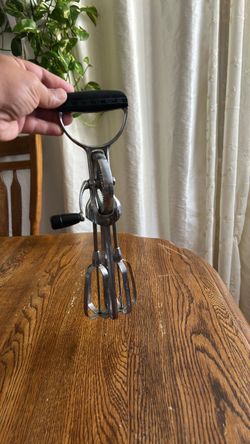 Vintage ECKO Hand Crank Egg Beater