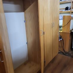 2 DOOR WIDE WARDROBE, VERY NICE WOOD QUALITY AND CLEAN (HOME26)

