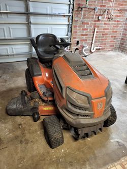 Husqvarna riding mower with bagging system