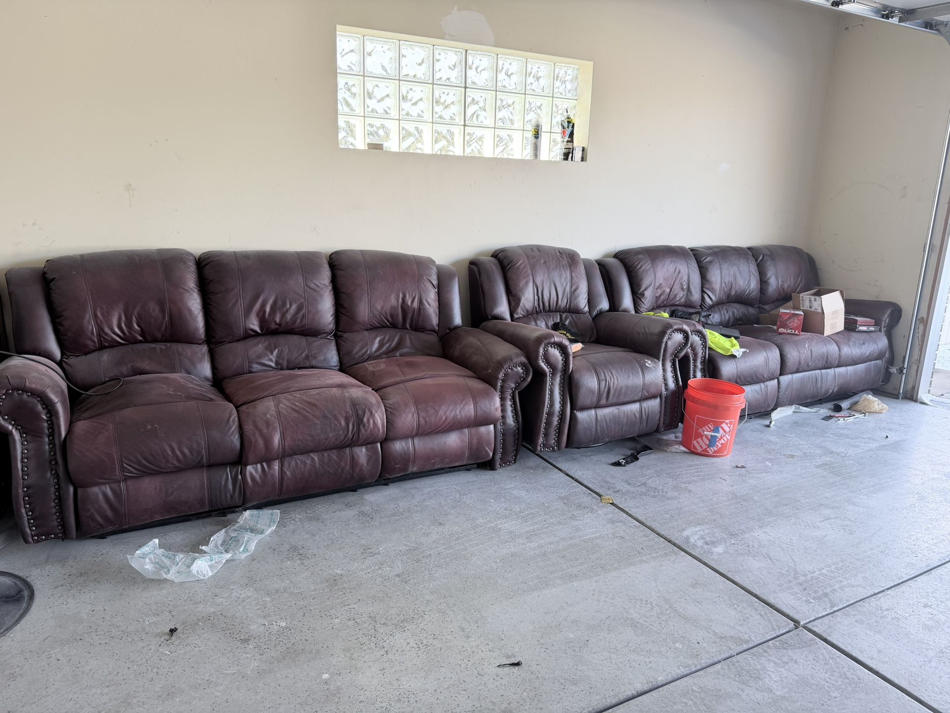 Free Sofa Set