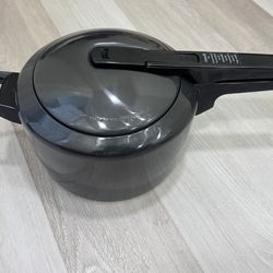 Hawkins Futura Indian Pressure Cookware