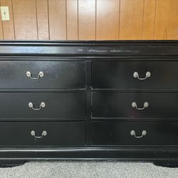 Dresser With Side Drawer