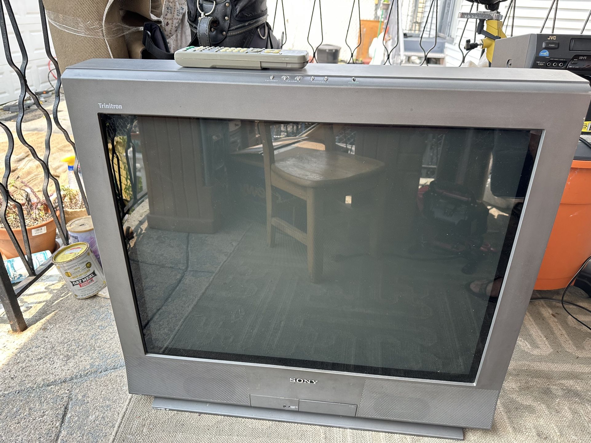 Sony Trinitron KV-32FS13 32" CRT TV Retro Gaming Television w/ Remote 4:3 Ratio