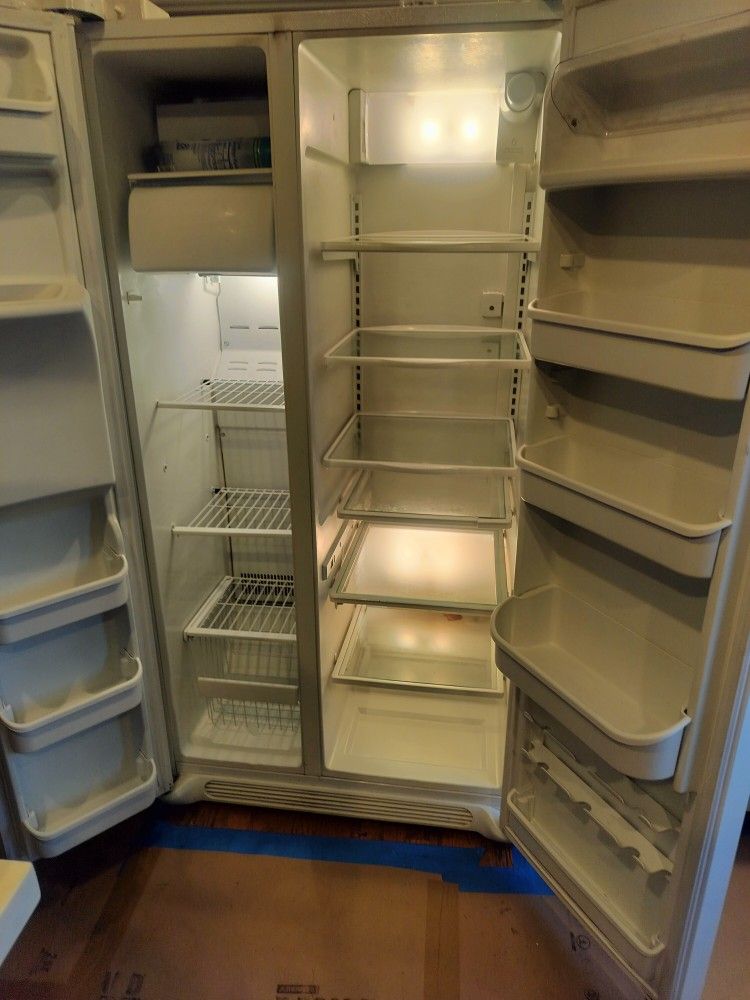 2014 FRIGIDAIRE REFRIGERATOR