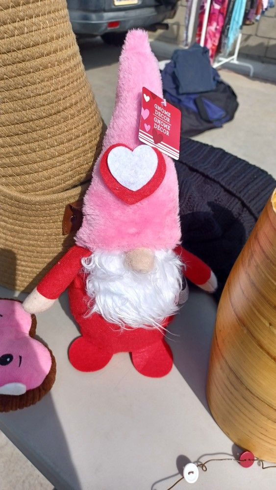 Valentines Gnome 1ft Tall