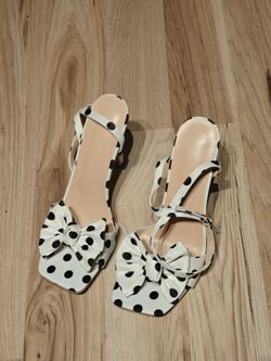 Women's high heel shoes size 9