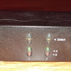 StarTech 2X2 VGA Matrix Video Switch Splitter with Audio