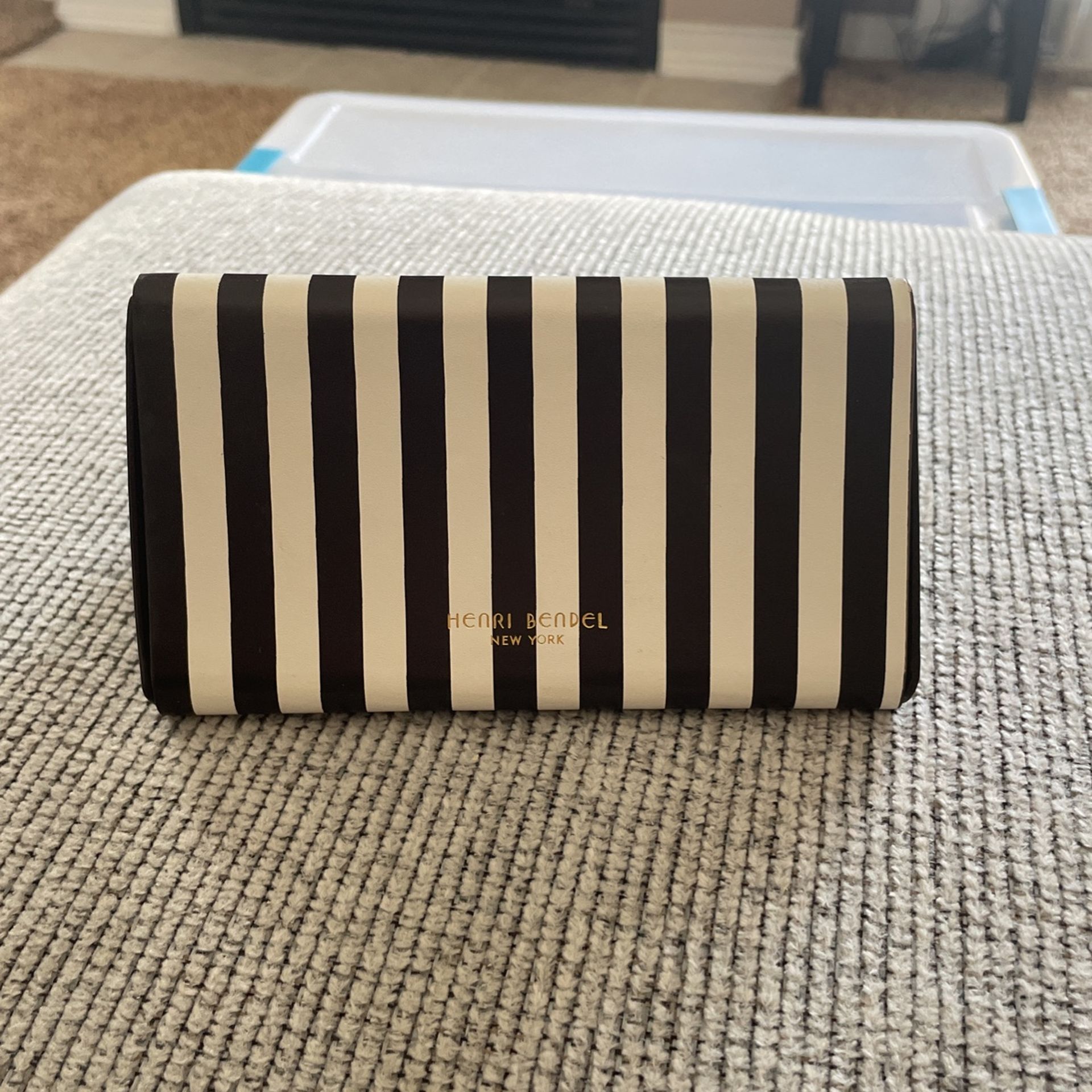 Henri Bendel Box