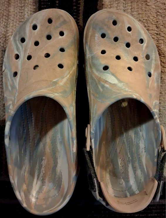 Iconic CROCS Size 12 Men's