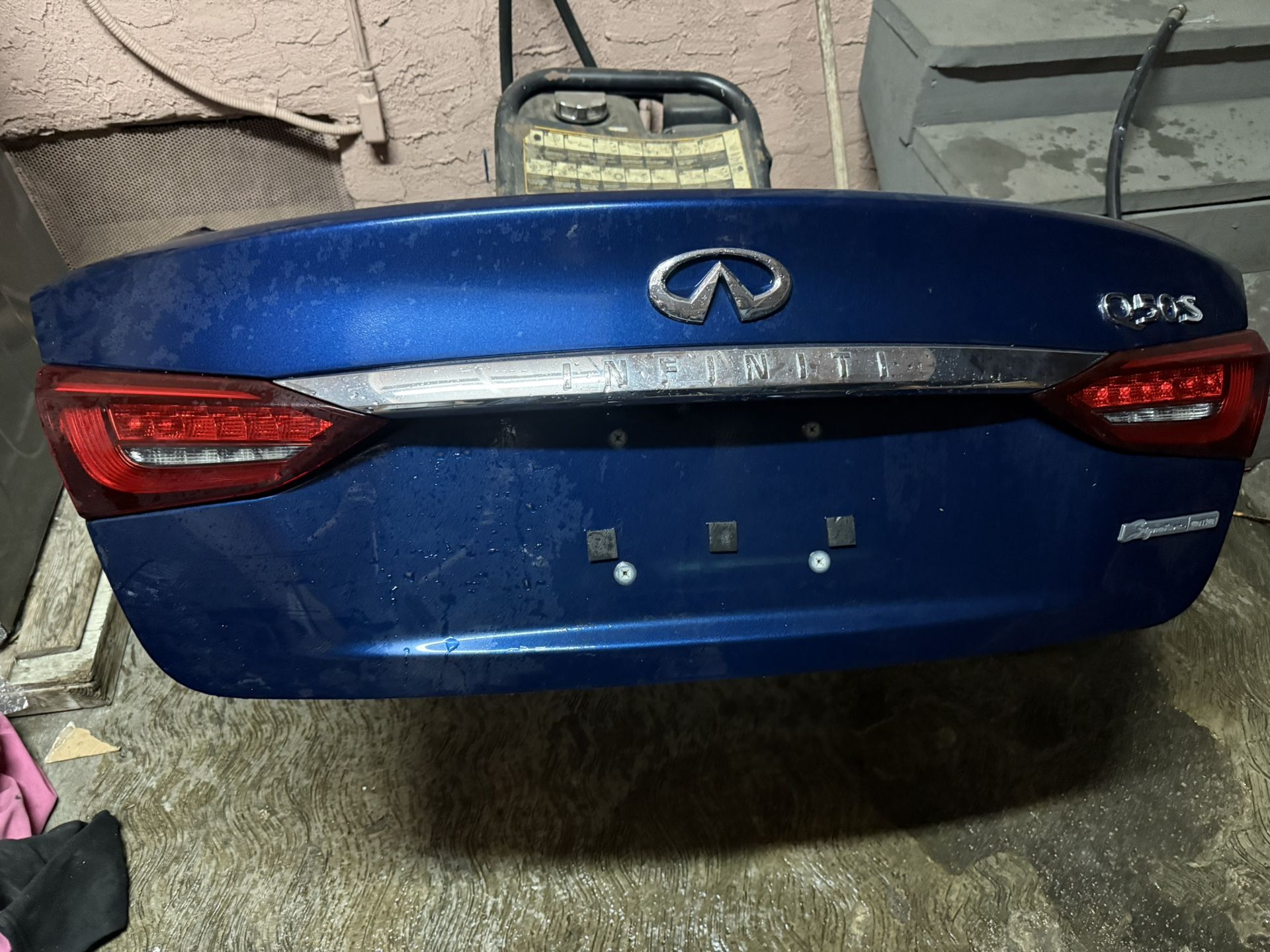 Q50 Sports Trunk 