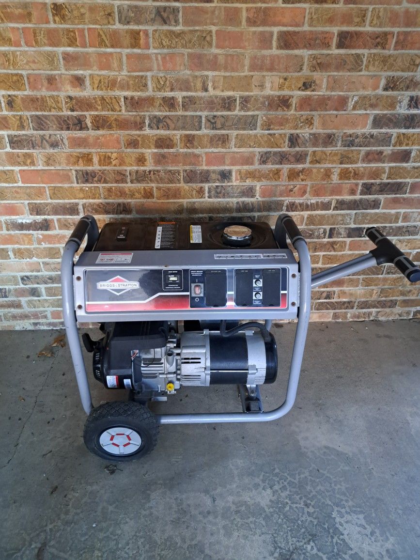 Briggs & Stratton Generator 6000 Watts Surge 7500 Model 30469