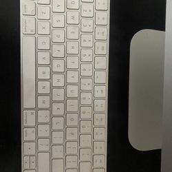 Apple Bluetooth Keyboard 