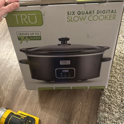Brand New Slow Cooker 