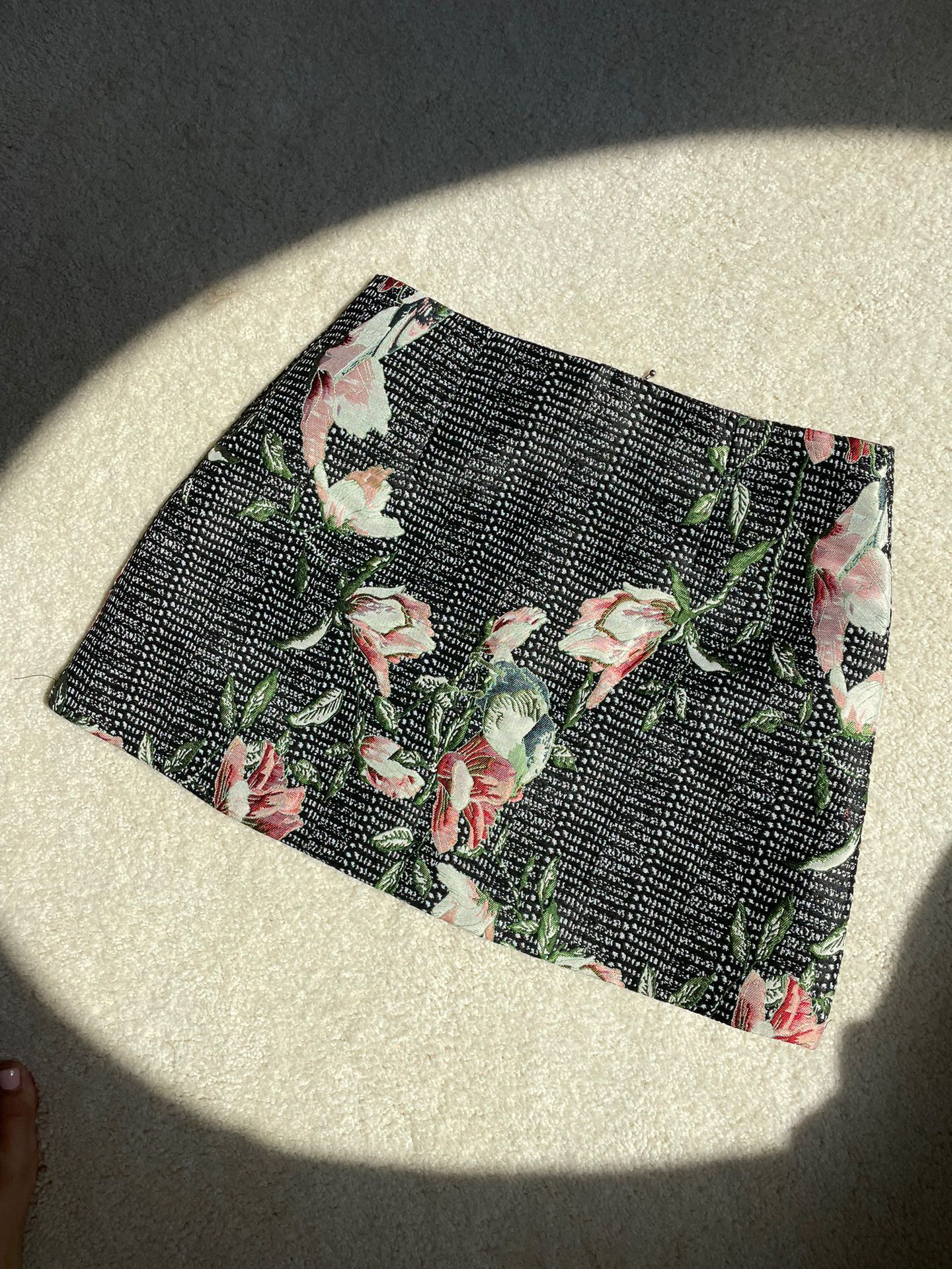 Embroidered Floral Skirt Medium