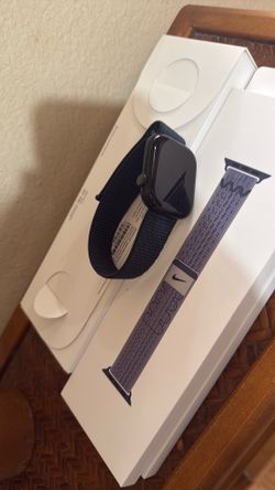 Apple Watch Series 10 [GPS 46mm case] Smartwatch with Jet Black Aluminum Case with 2 Band's just like new -PERFECT 100 PERCENT