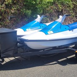 2 Yamaha Waverunner Skis On Trailer 