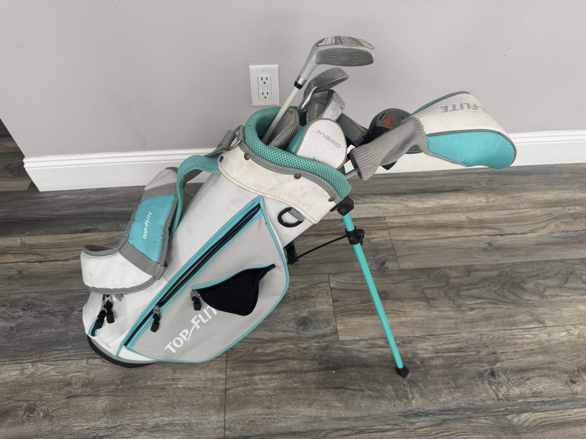 Kids Top Flight Golf Clubs And Bag