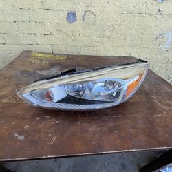 2015-2018 Ford Focus Driver Headlight