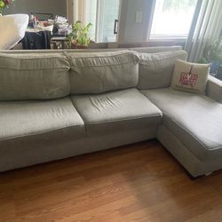 L Sectional Couch With Queen Pullout 