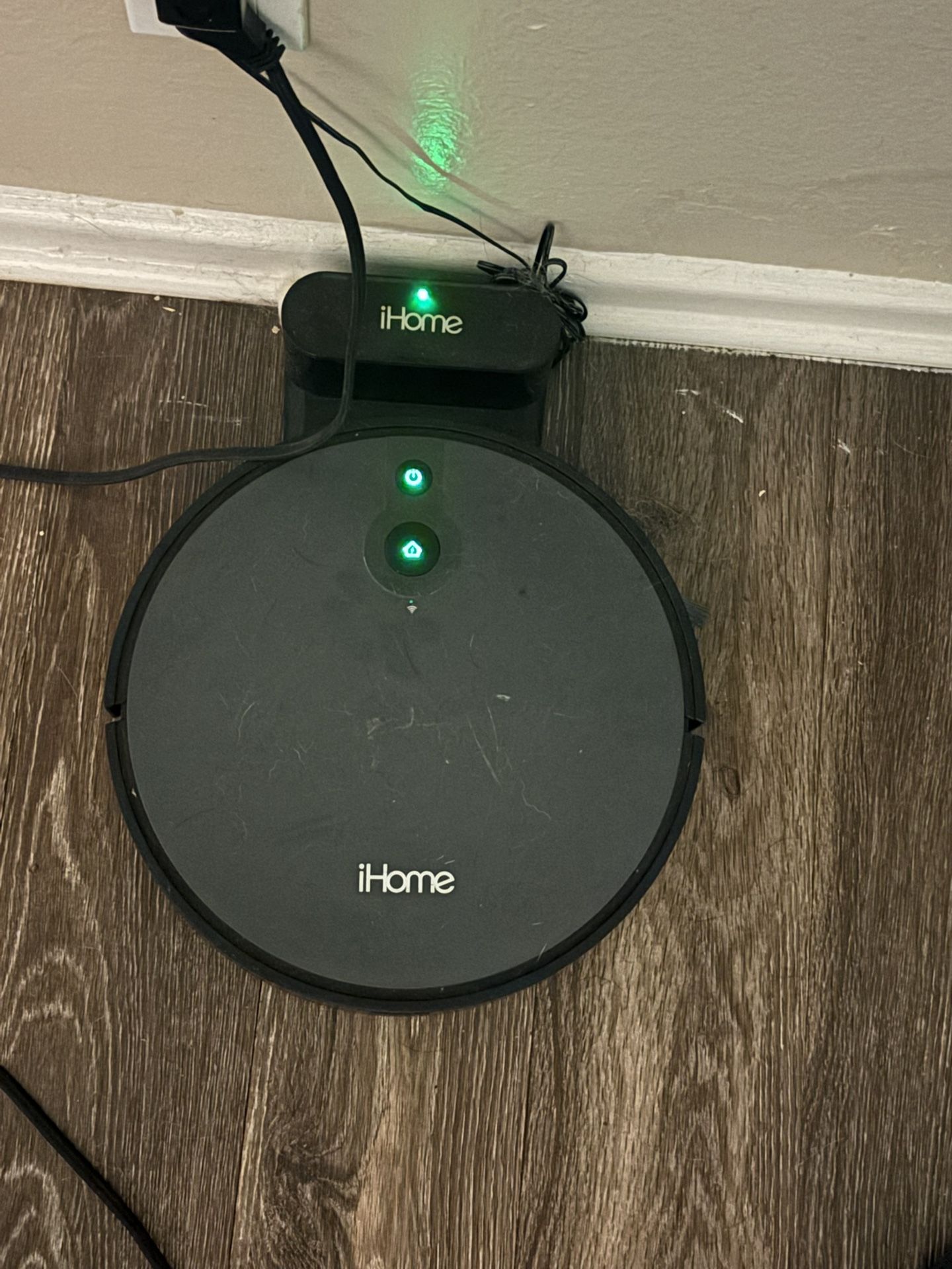 iHome Cleaning Robot