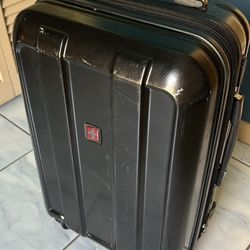 Swissgear Luggage (Carry-On)